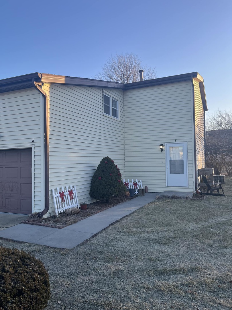 1705 King Drive #E, Normal, IL 61761