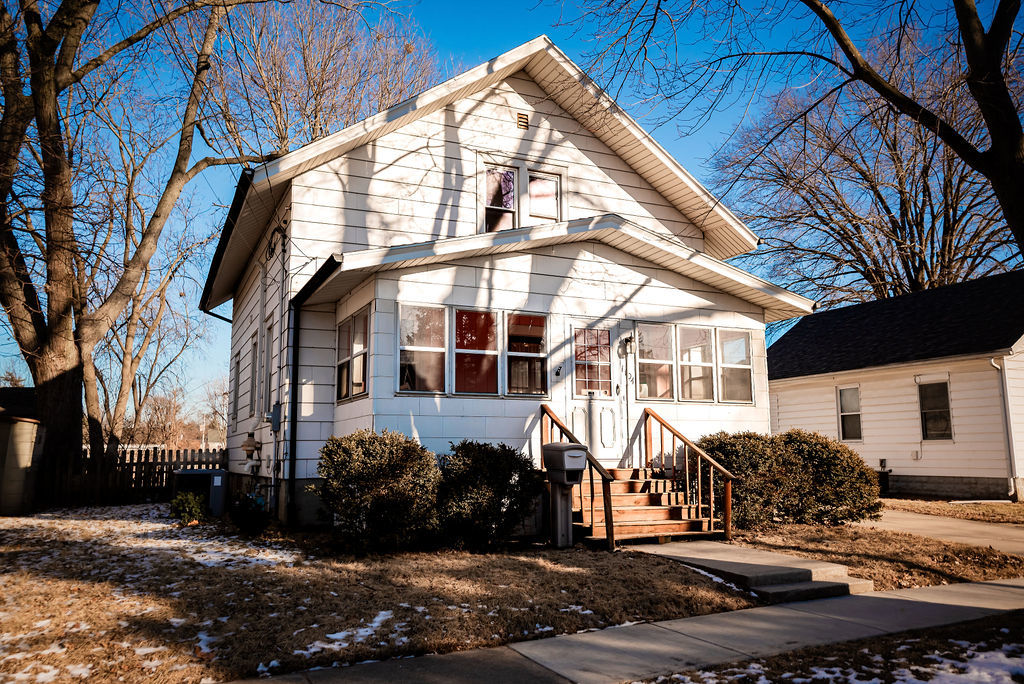 1104 S Lee Street, Bloomington, IL 61701