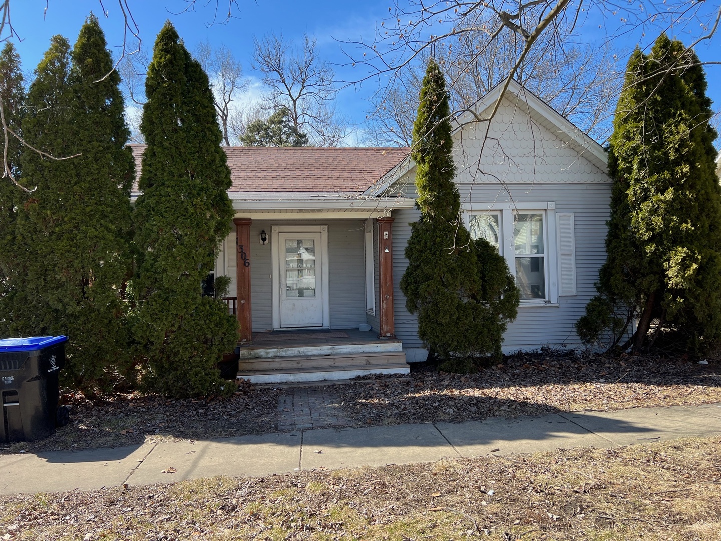 1306 N Lee Street, Bloomington, IL 61701
