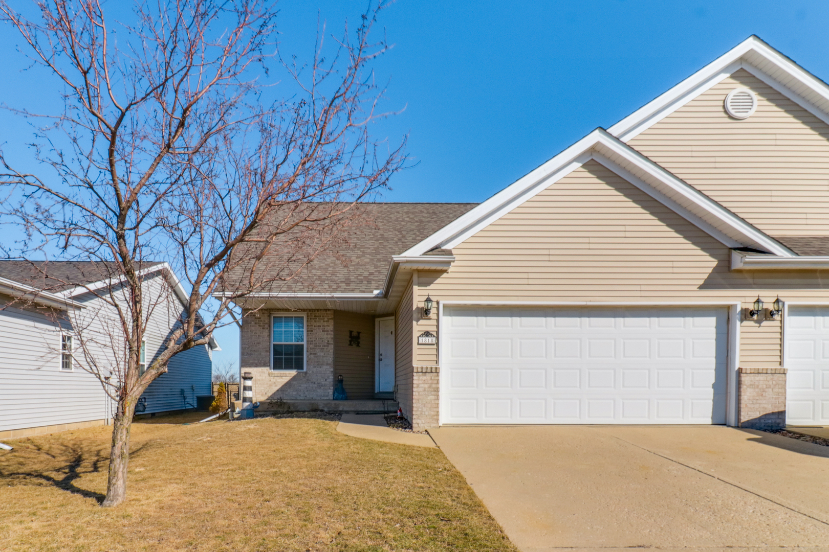 1818 Park West Drive, Normal, IL 61761