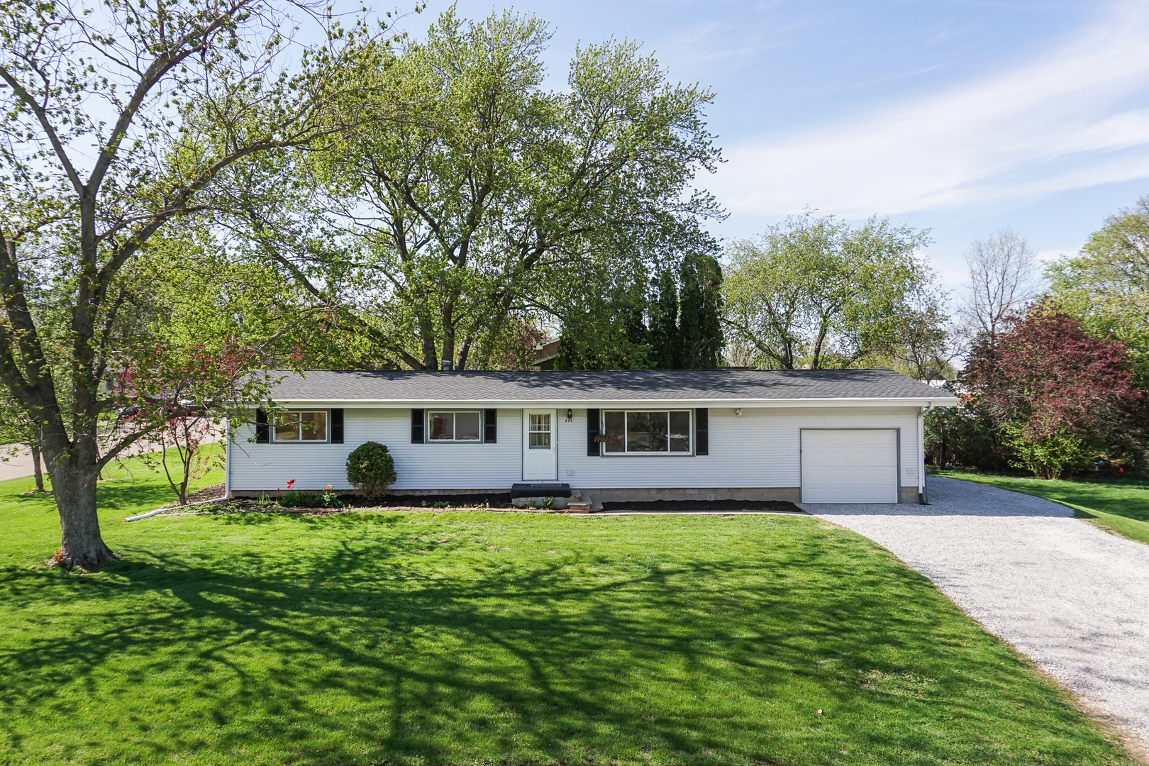 201 Heritage Lane, Delavan, IL 61734