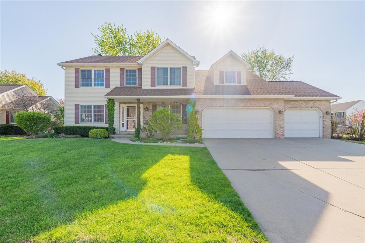 1 Burgundy Court, Bloomington, IL 61704