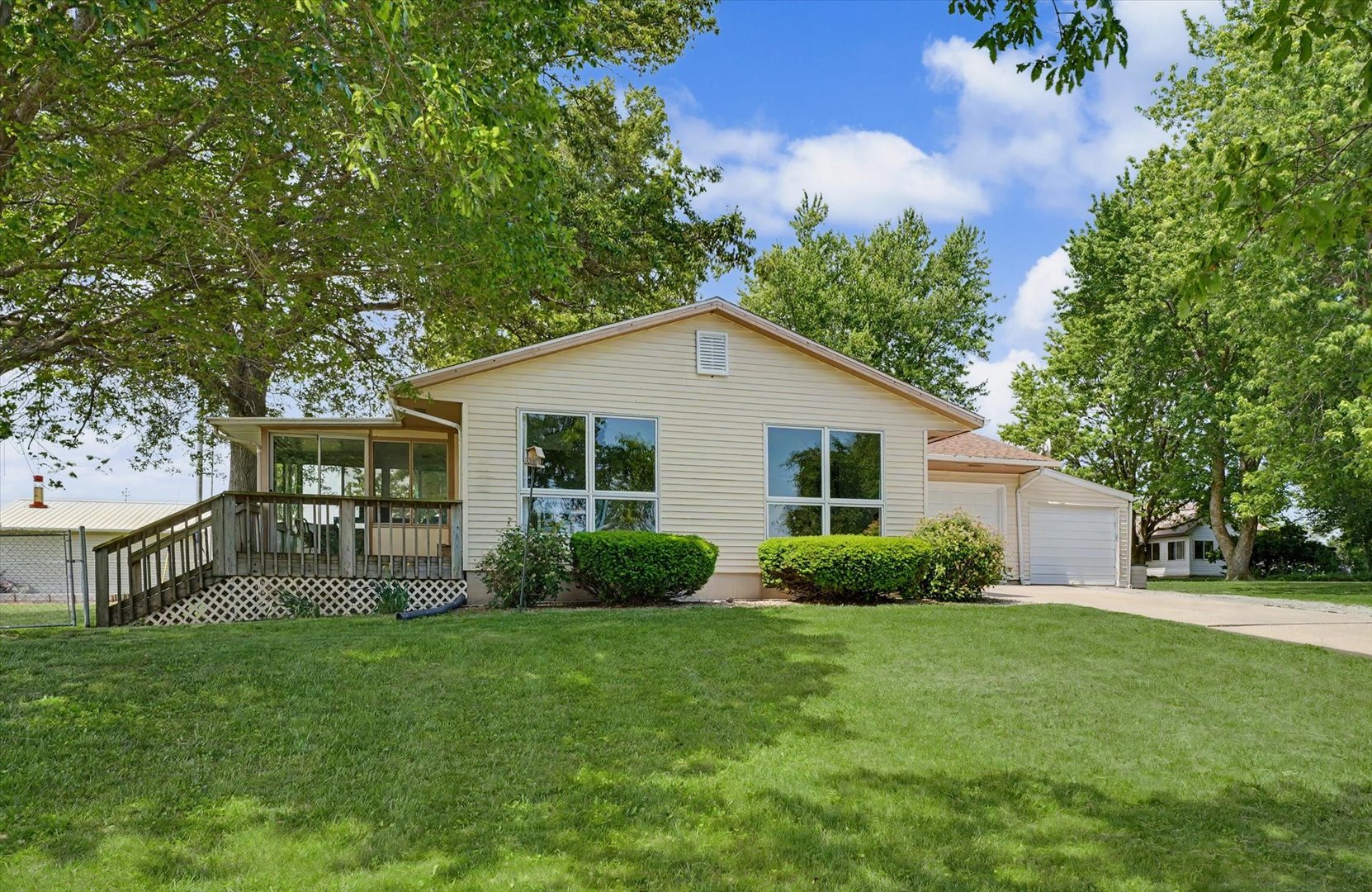 115 Choctaw Trail, Loda, IL 60948
