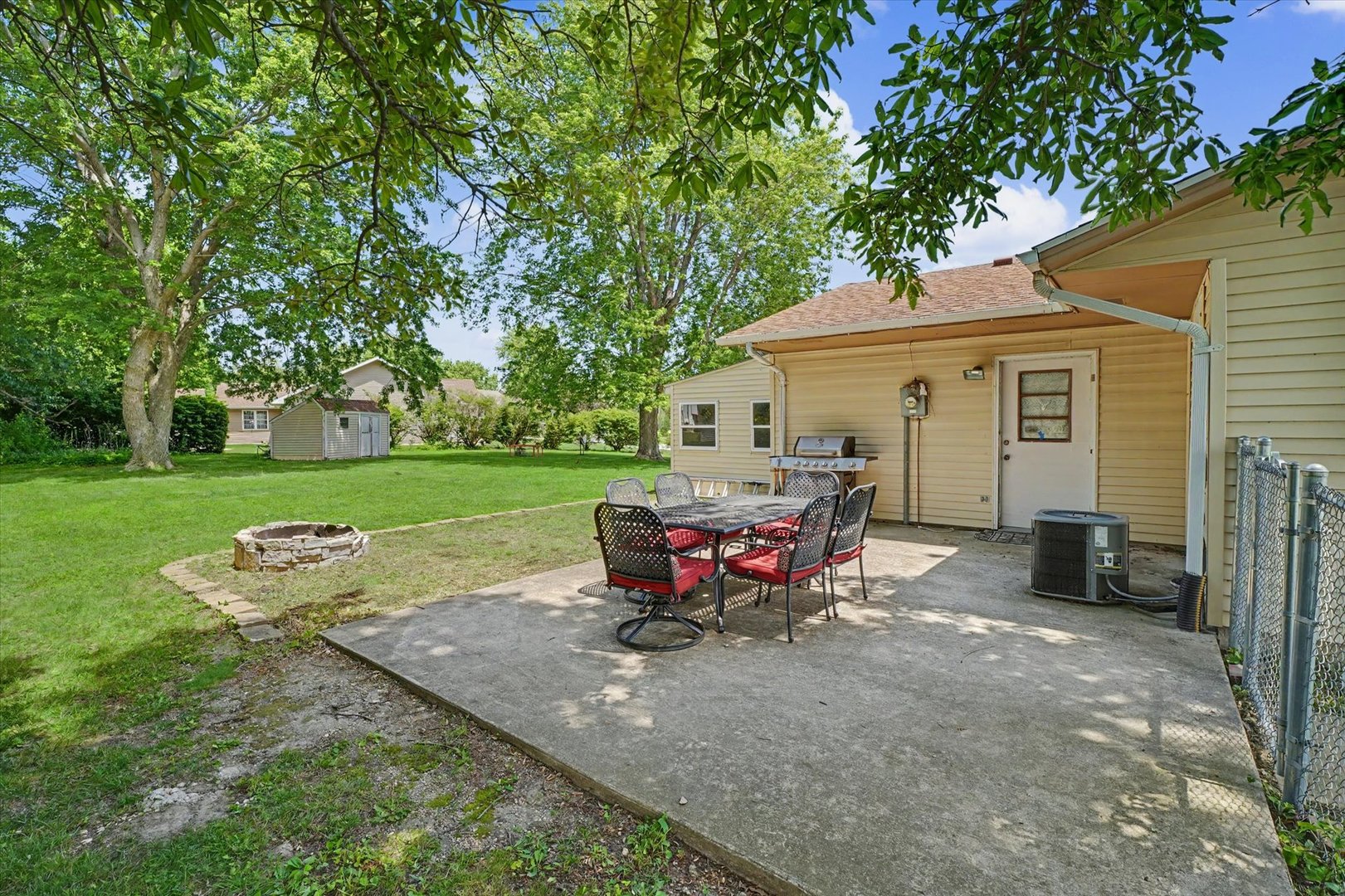 115 Choctaw Trail, Loda, IL 60948