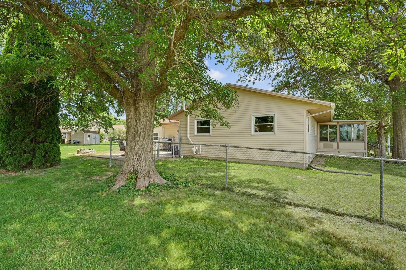 115 Choctaw Trail, Loda, IL 60948