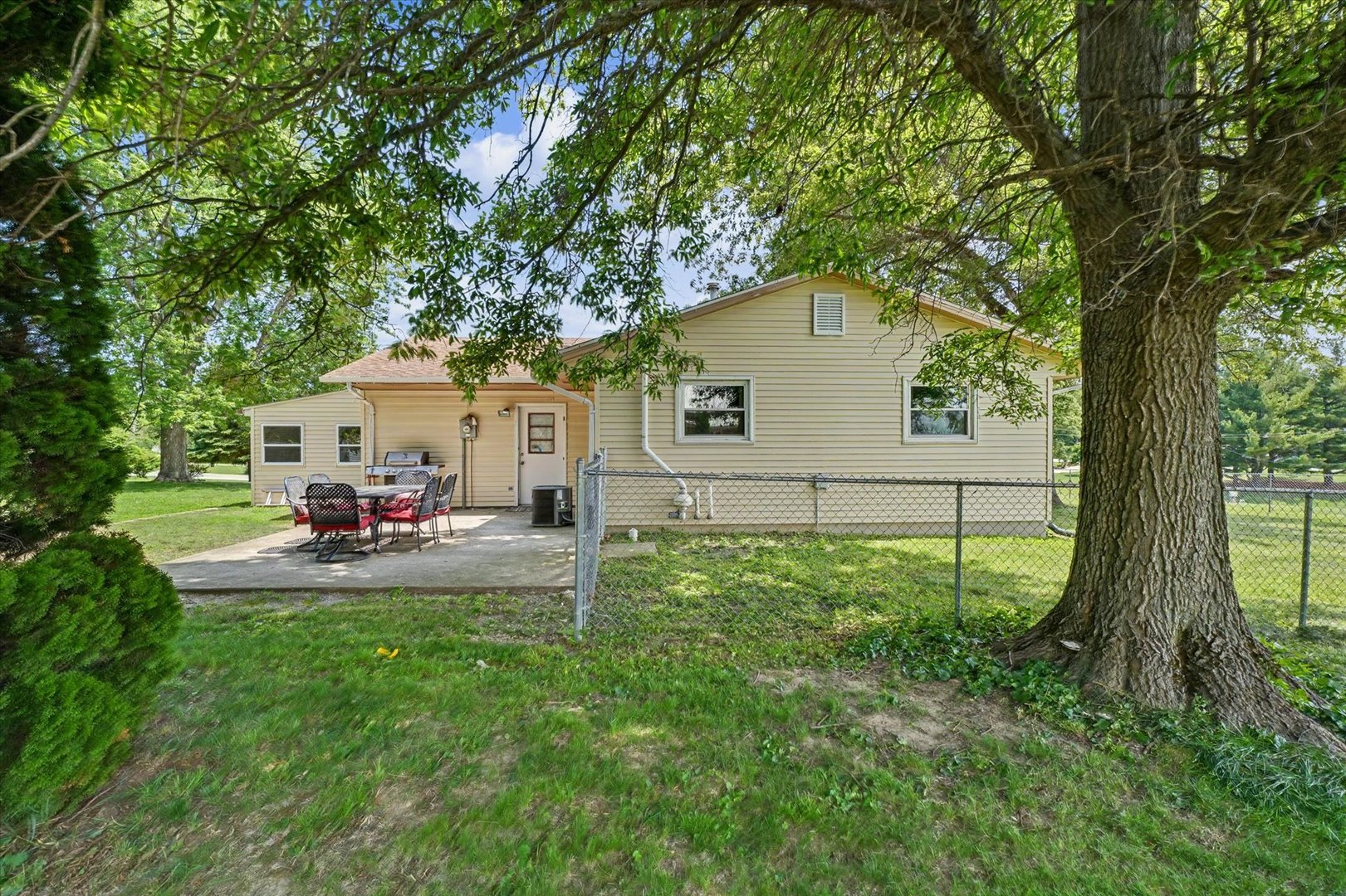 115 Choctaw Trail, Loda, IL 60948