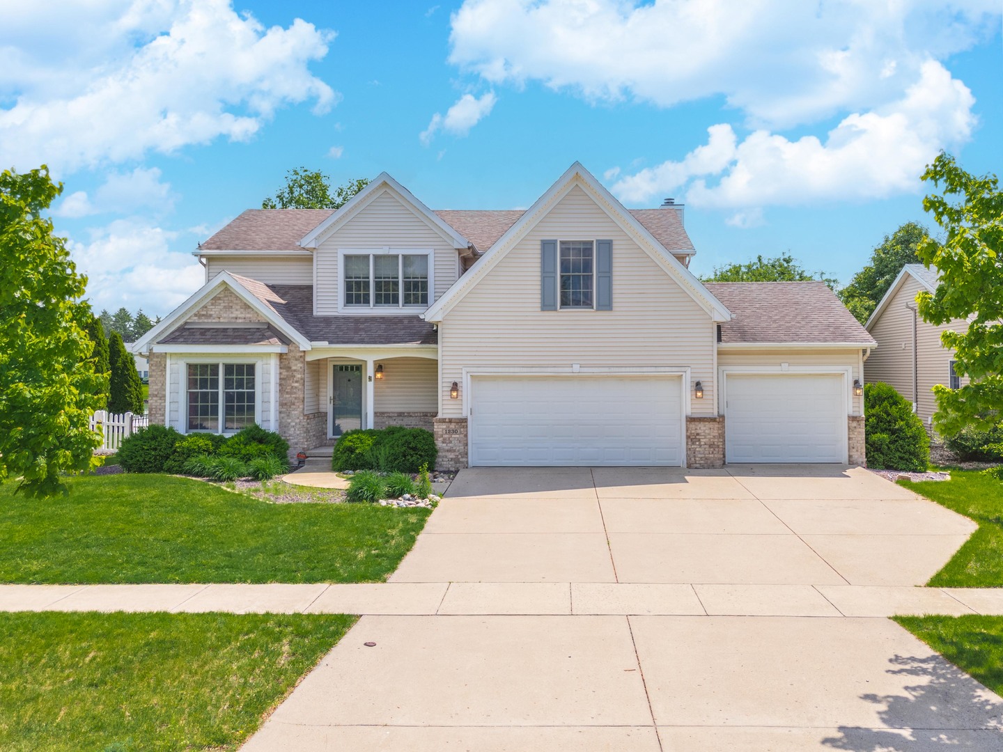 1230 N Pointe Drive, Normal, IL 61761