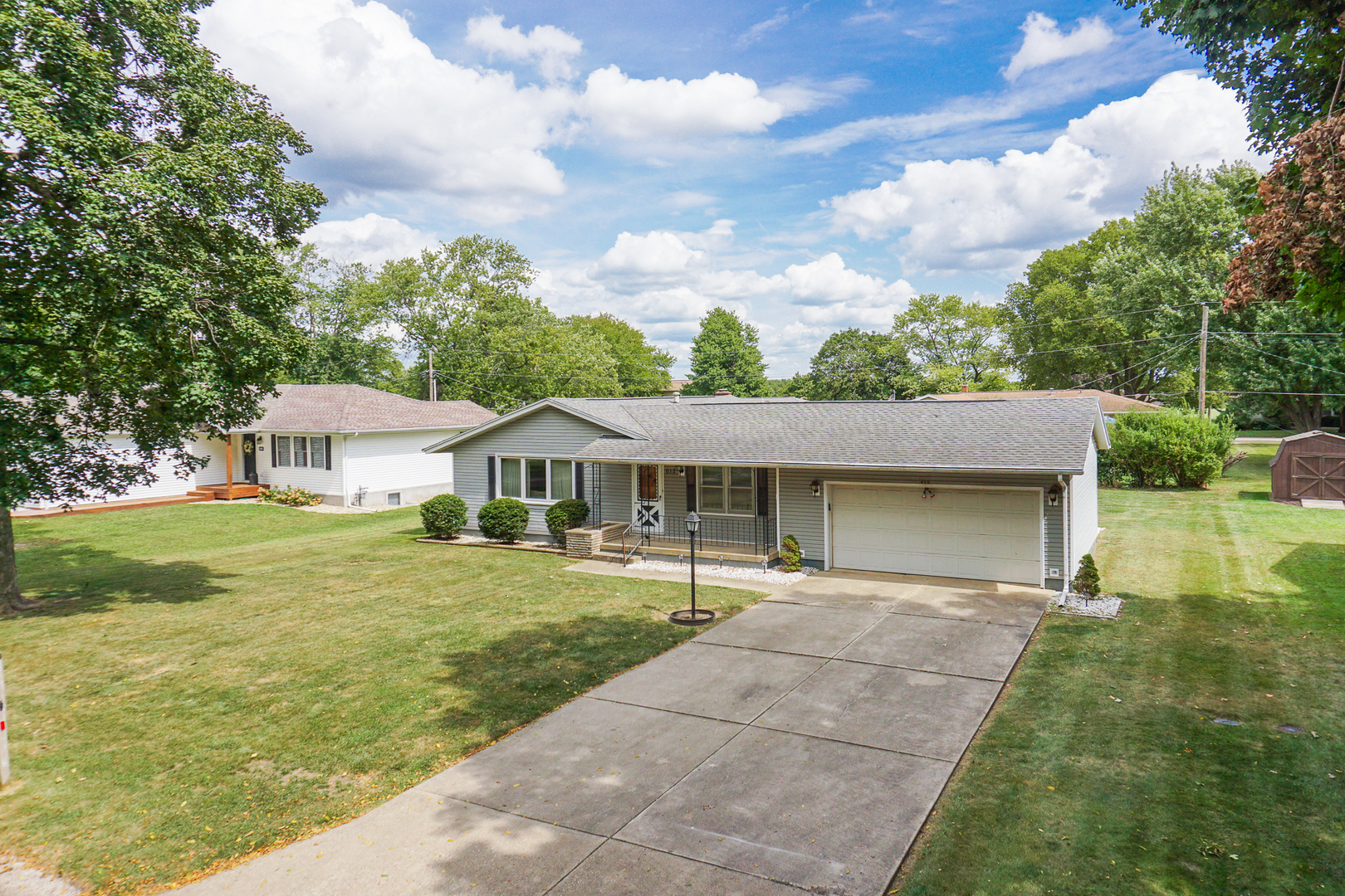 612 Oak St Street, Delavan, IL 61734