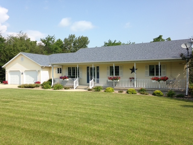 5897 Country Meadow Lane, Clinton, IL 61727