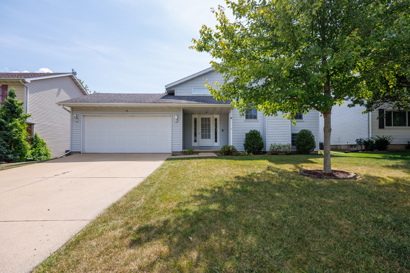8 Spiria Court, Bloomington, IL 61701