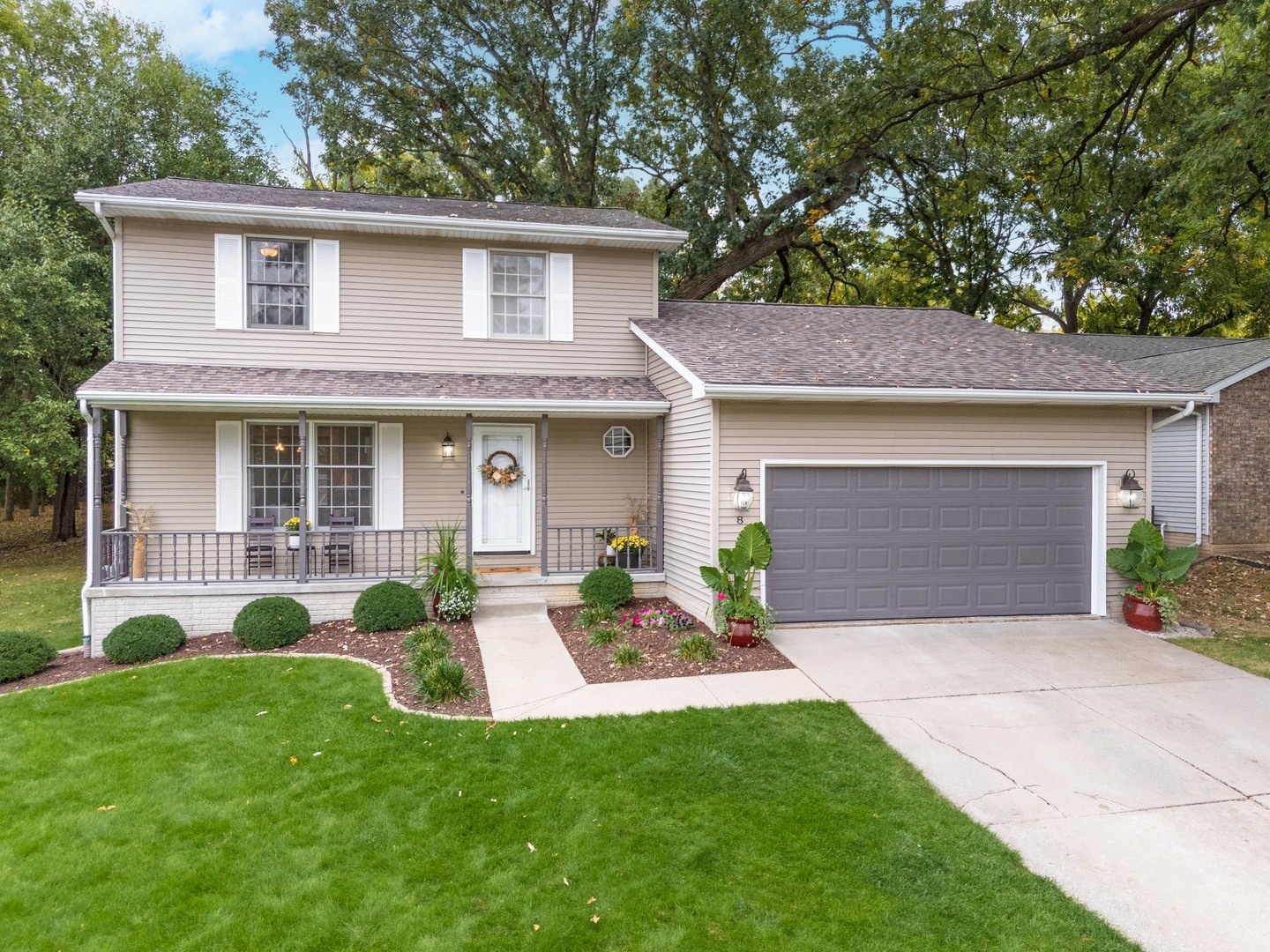 8 Edgewood Court, Bloomington, IL 61701