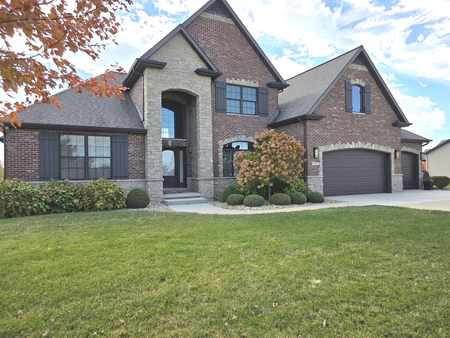 9667 Crossbow Drive, Bloomington, IL 61705
