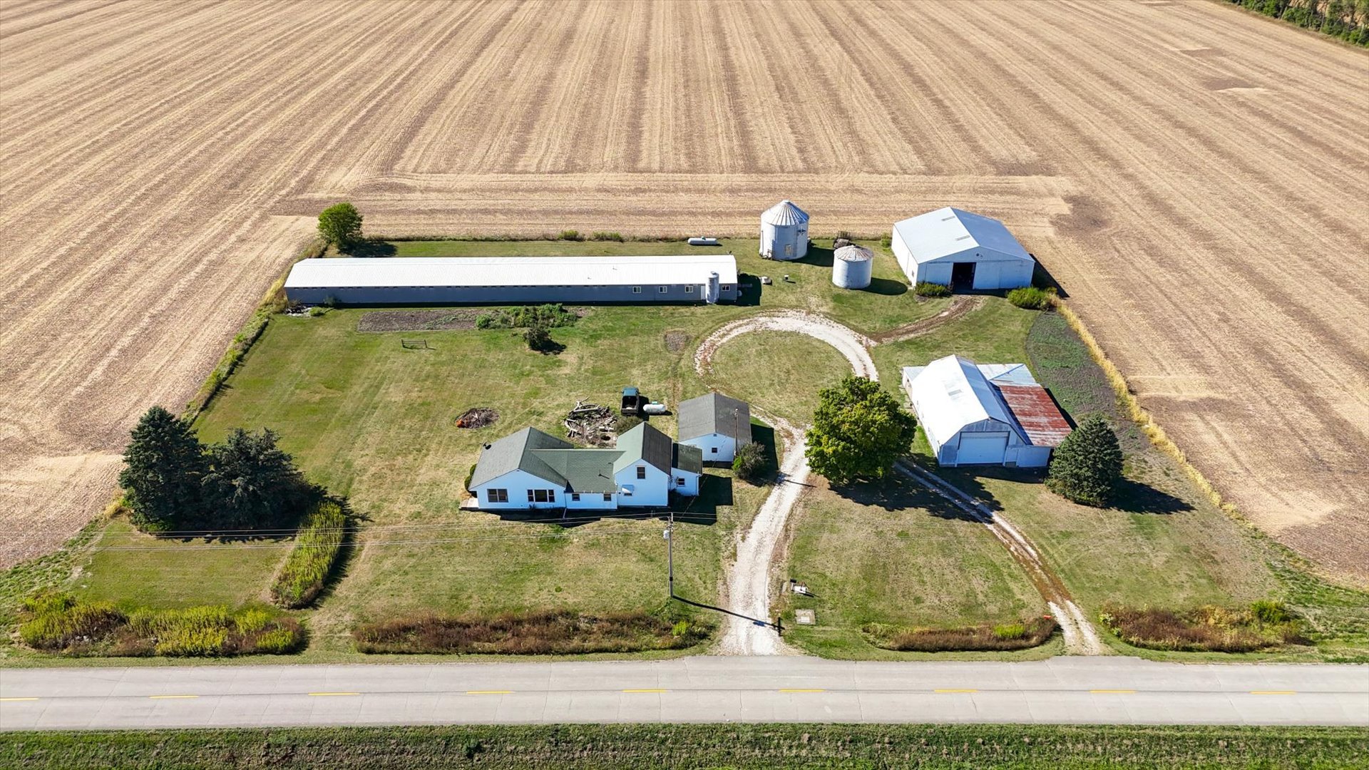 139 N 1500E Road, Paxton, IL 60957