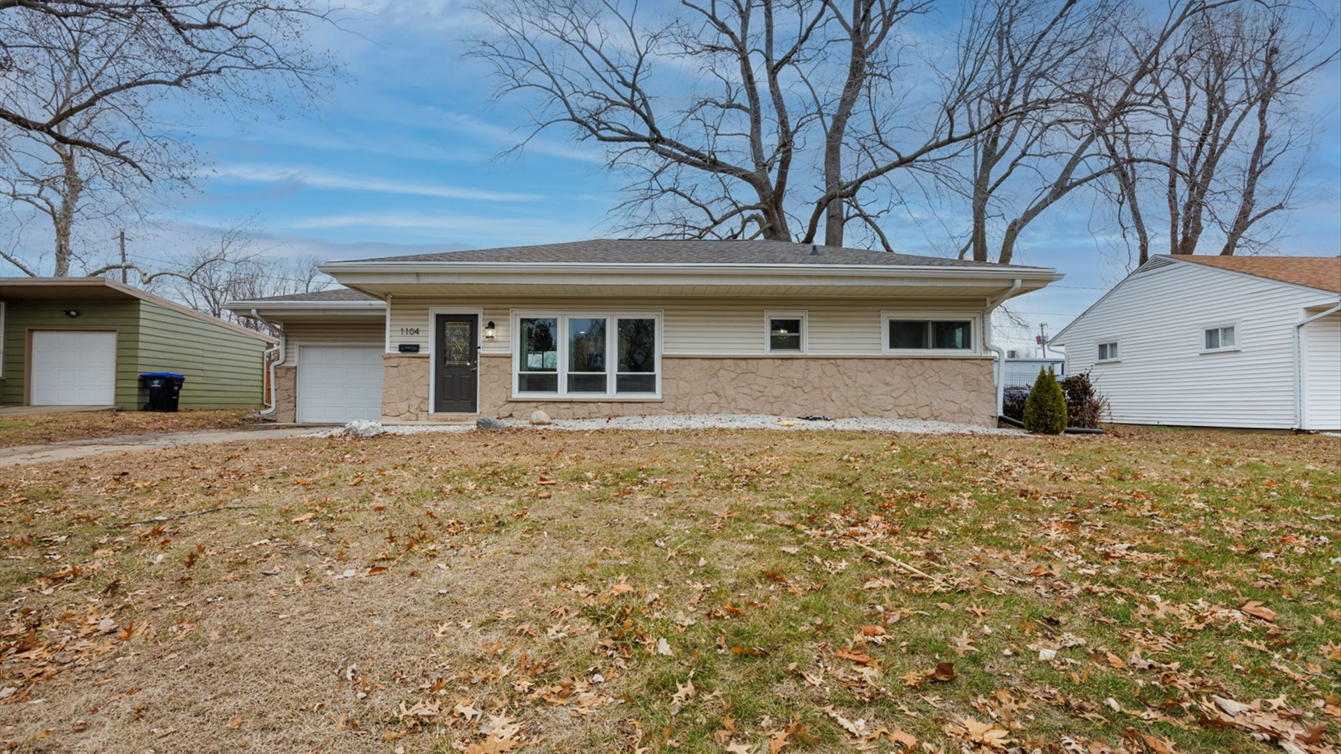1104 Redwood Avenue, Bloomington, IL 61701