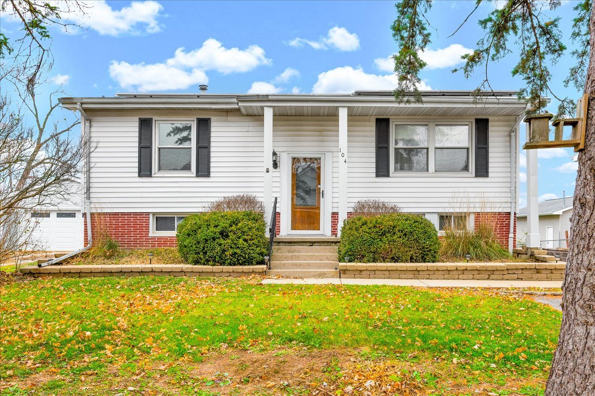 104 E Douglas Street, Carlock, IL 61725