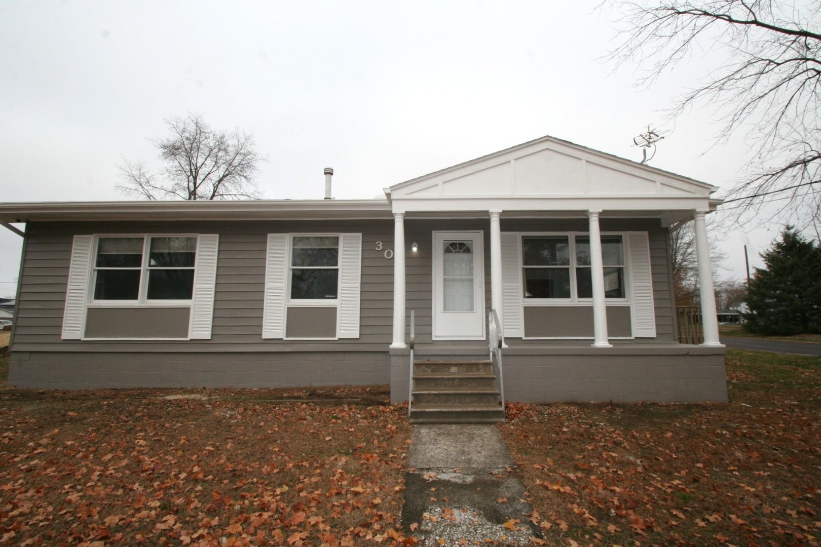 306 E Madison Street, Mackinaw, IL 61755