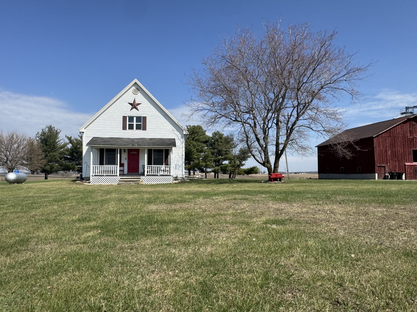 5429 Columbia Road, Heyworth, IL 61745