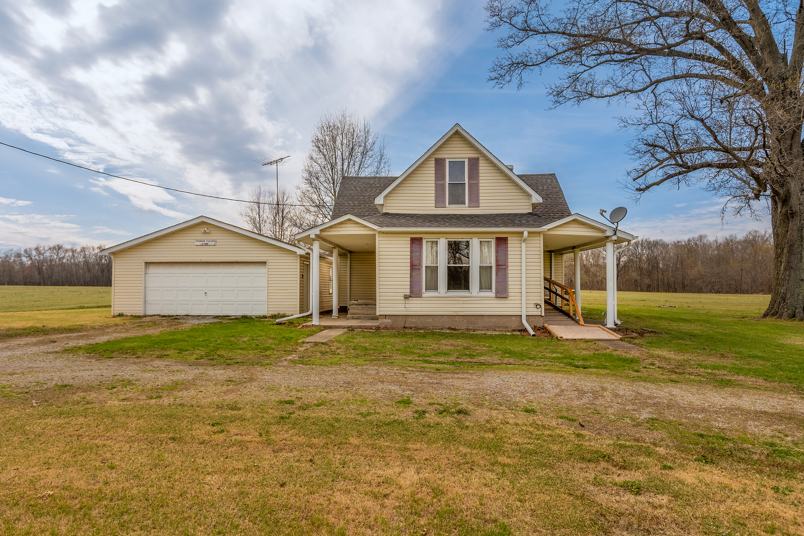 15016 Harmony Church Road, West Frankfort, IL 62896