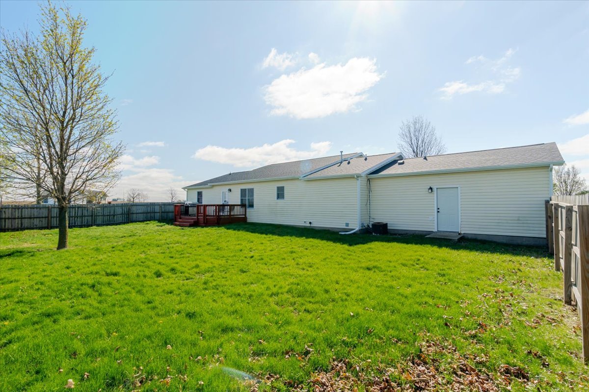 1388 E 2950 North Road, Mansfield, IL 61854