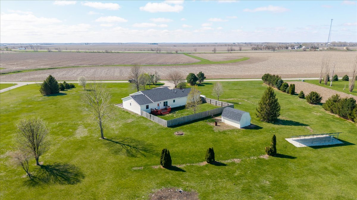 1388 E 2950 North Road, Mansfield, IL 61854