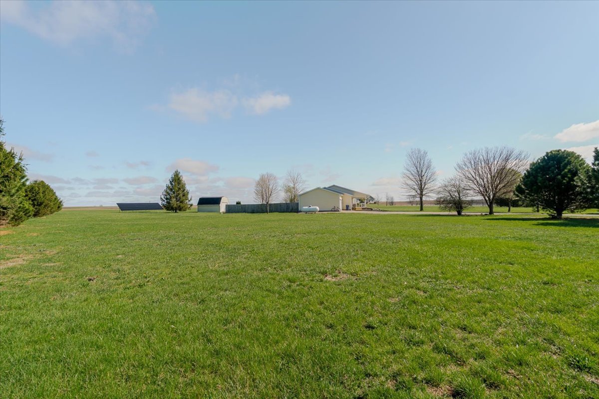 1388 E 2950 North Road, Mansfield, IL 61854
