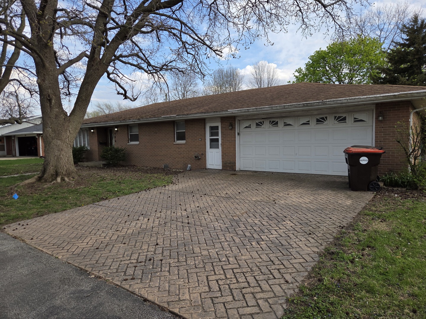 404 Sunset Drive, Heyworth, IL 61745