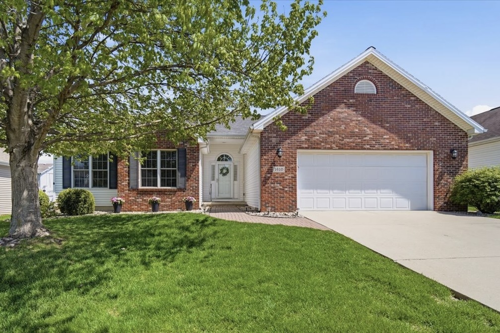 1610 Myra Lane, Bloomington, IL 61704
