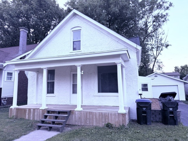 1005 W Taylor Street, Bloomington, IL 61701