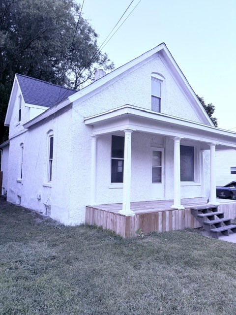 1005 W Taylor Street, Bloomington, IL 61701