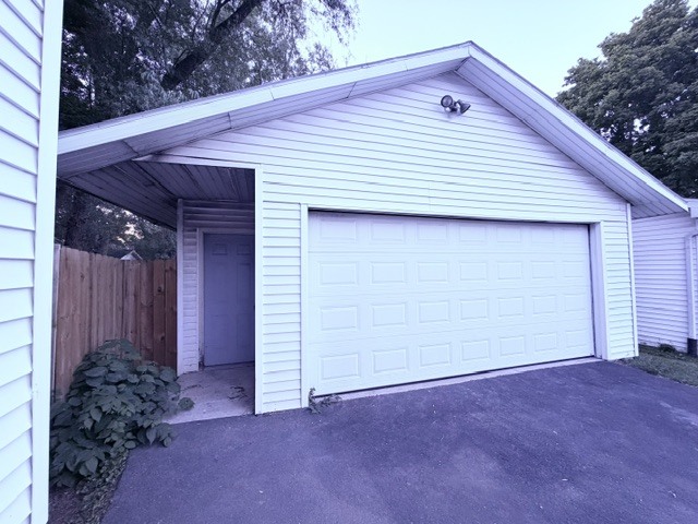 1005 W Taylor Street, Bloomington, IL 61701