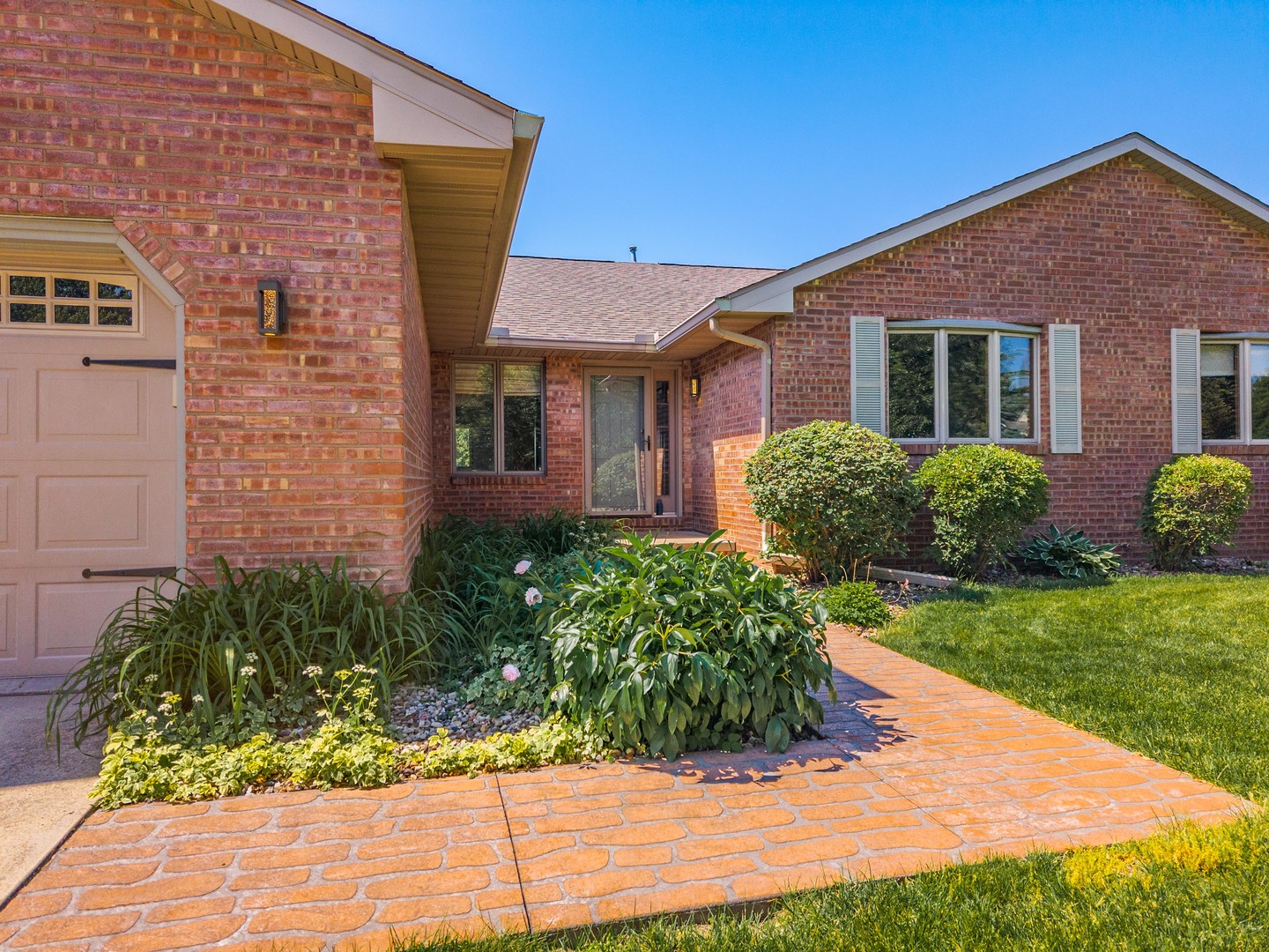2707 Foxridge Run, Bloomington, IL 61704