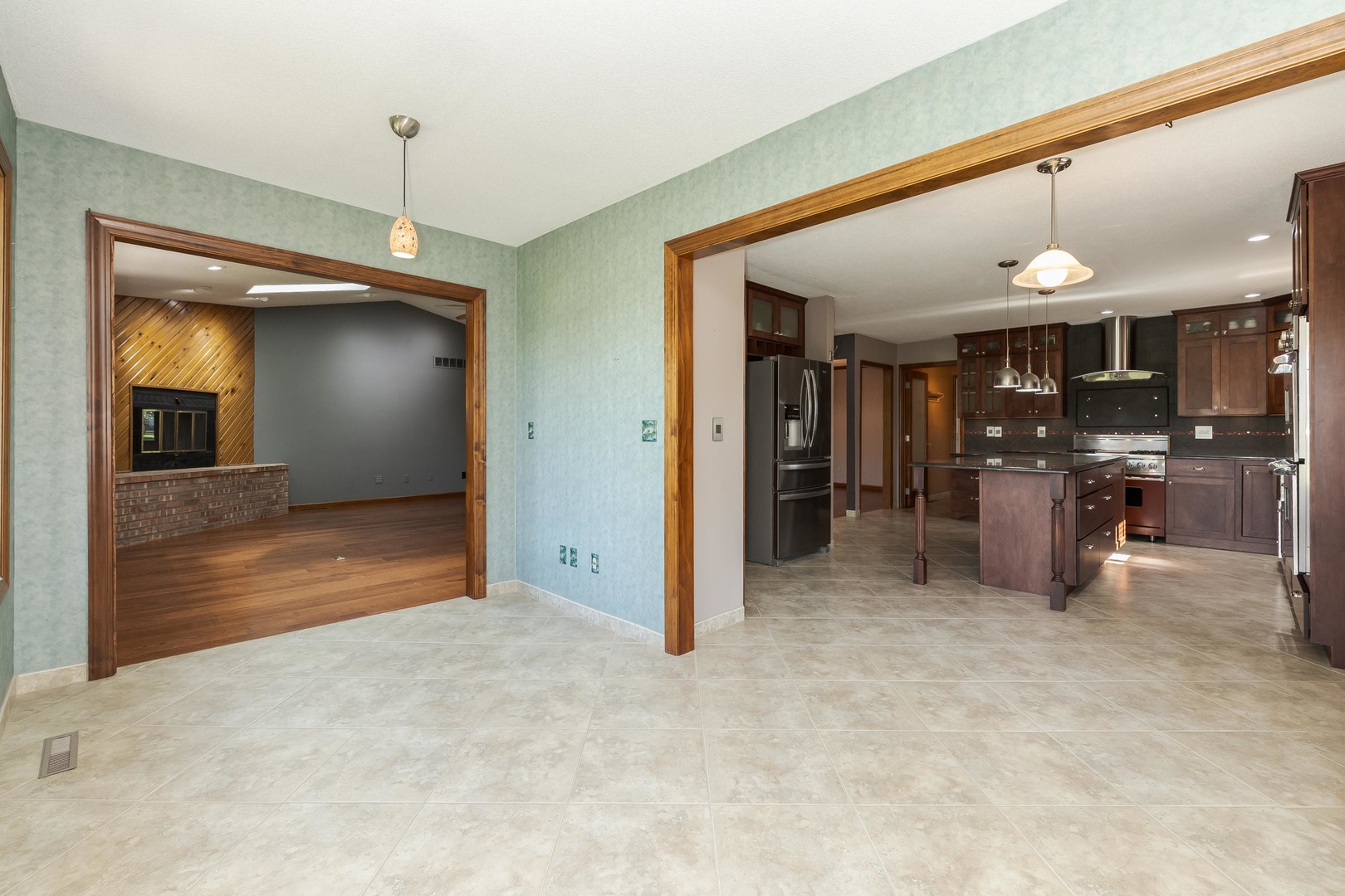 2707 Foxridge Run, Bloomington, IL 61704