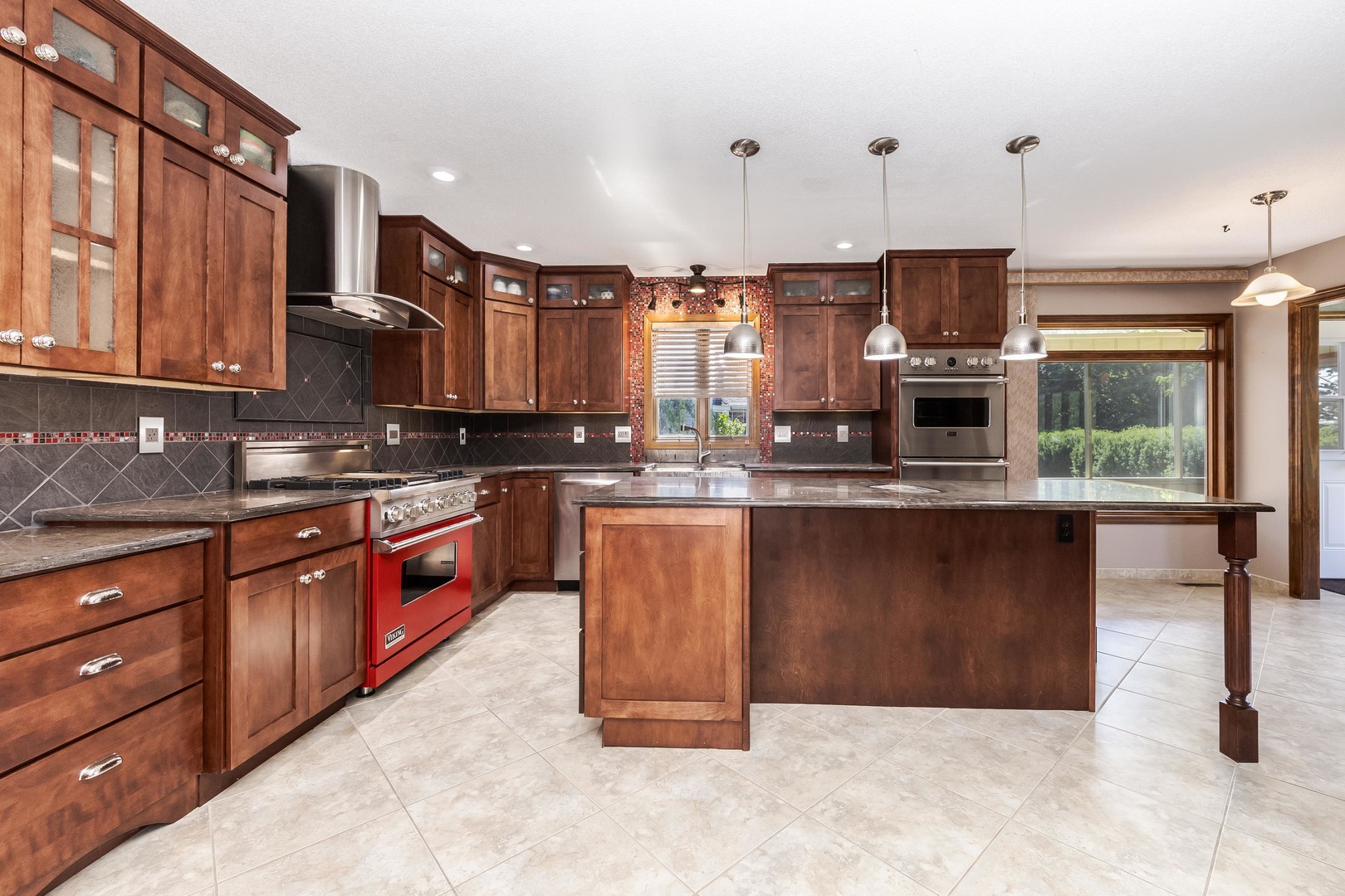 2707 Foxridge Run, Bloomington, IL 61704