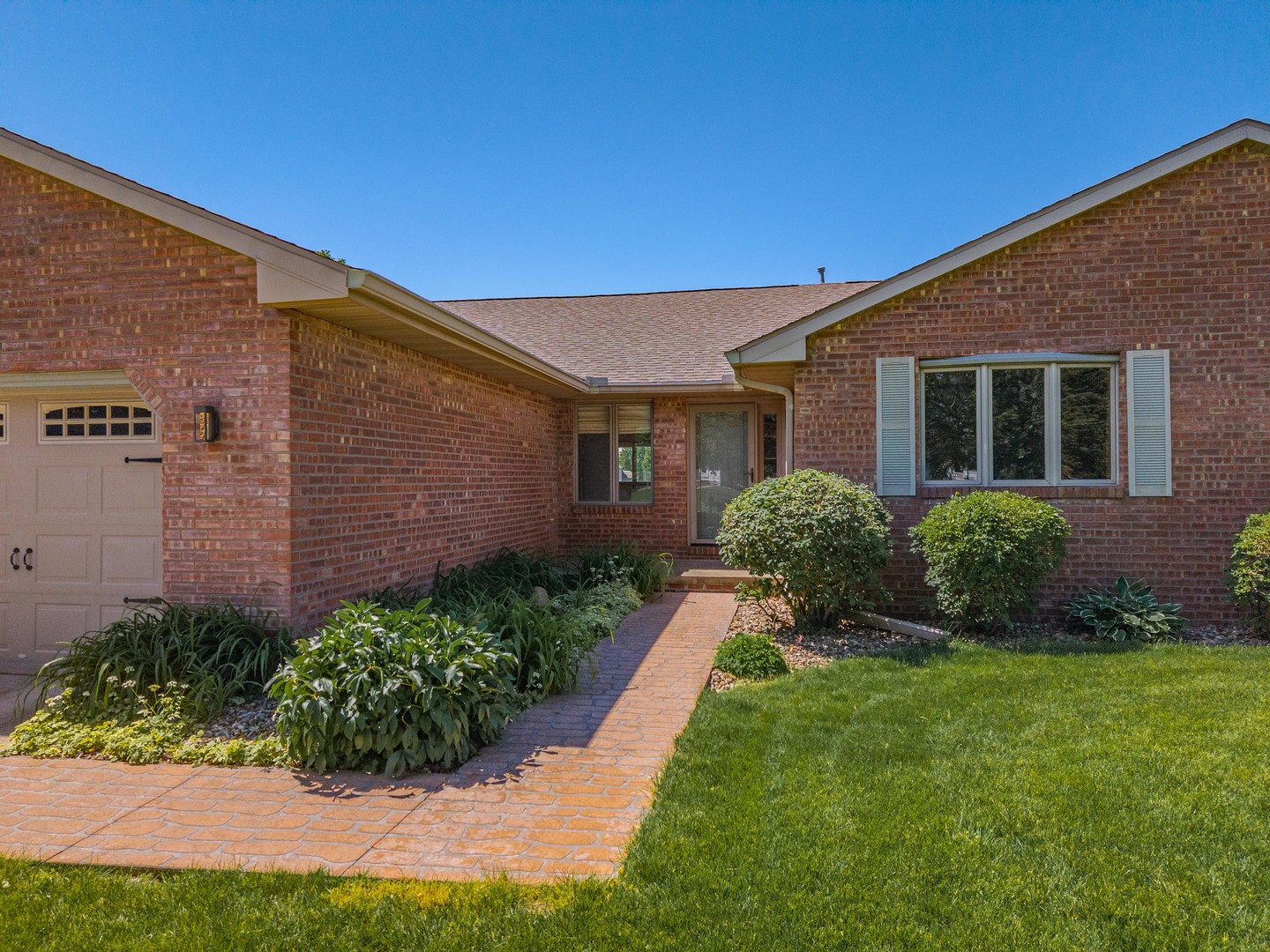2707 Foxridge Run, Bloomington, IL 61704