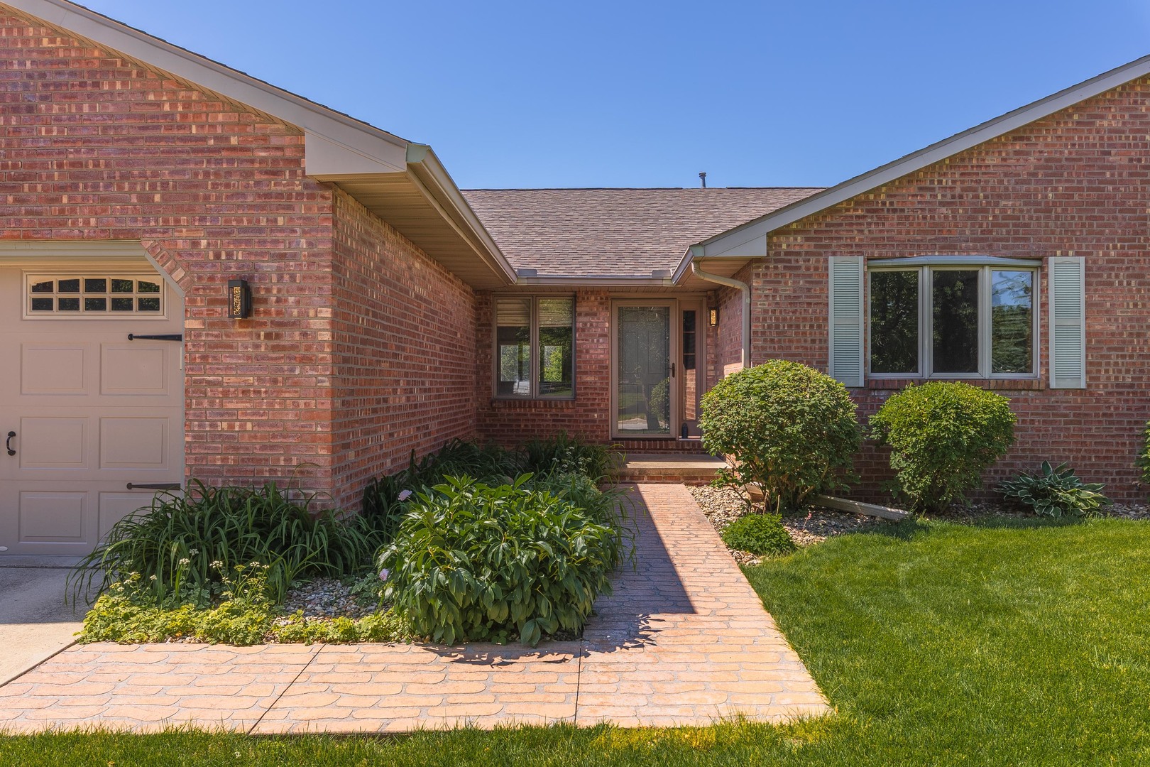 2707 Foxridge Run, Bloomington, IL 61704