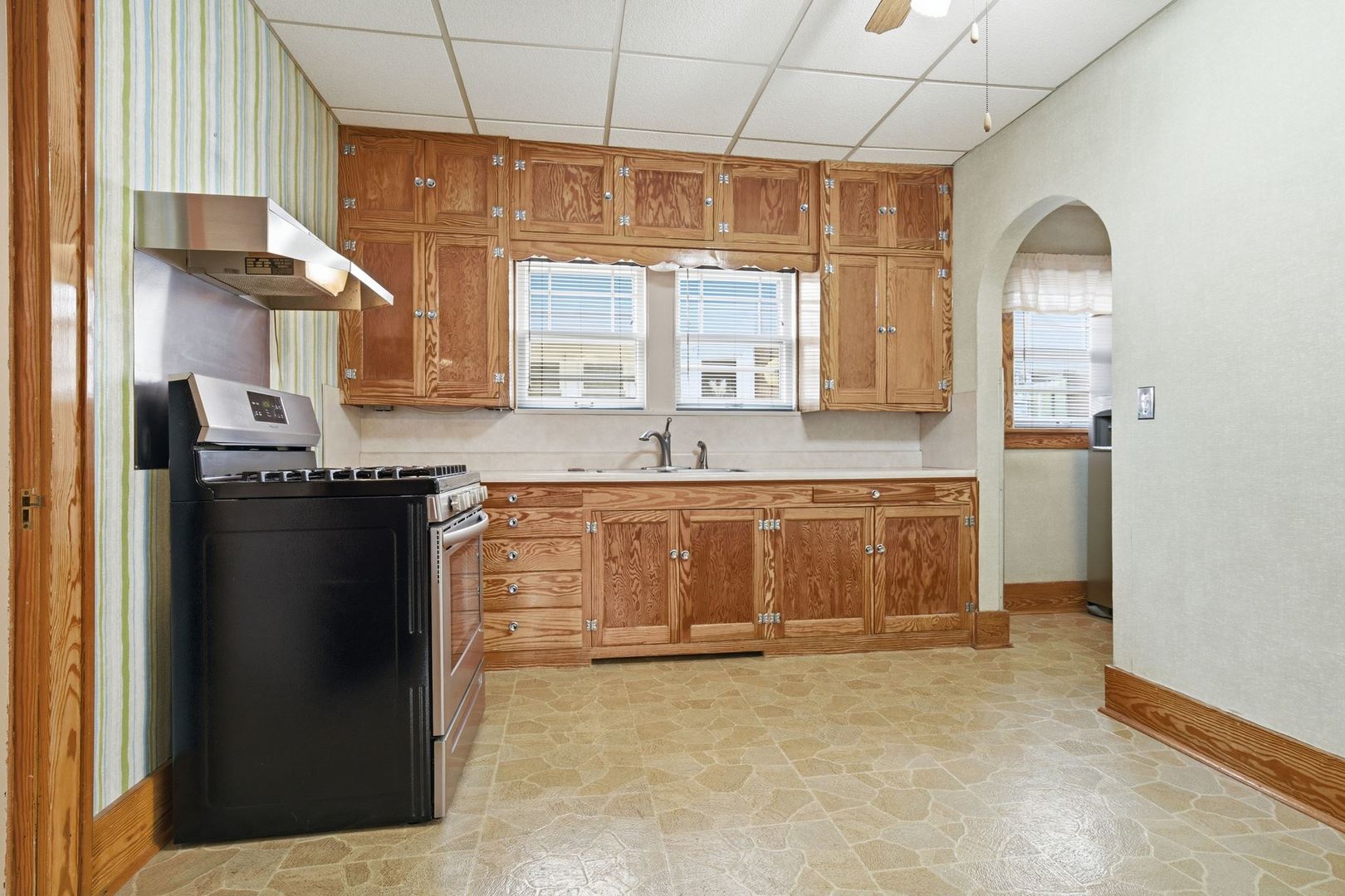 1917 W Callender Avenue, West Peoria, IL 61604