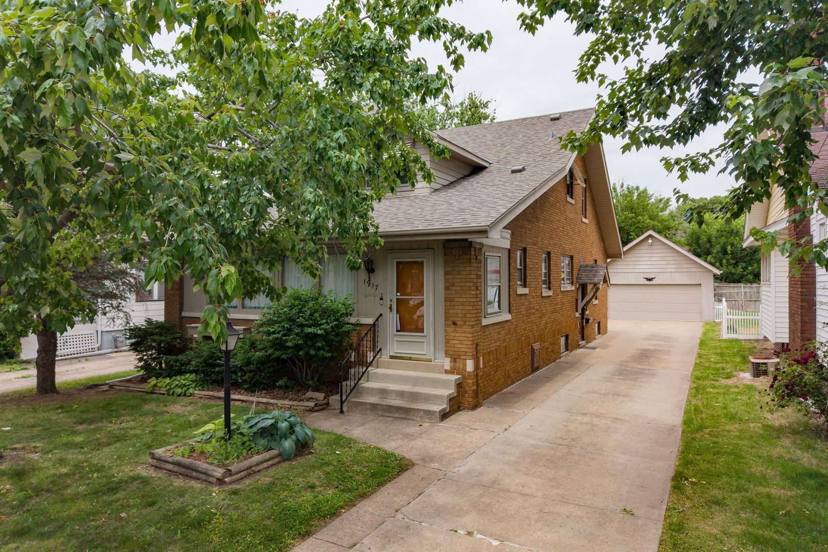 1917 W Callender Avenue, West Peoria, IL 61604