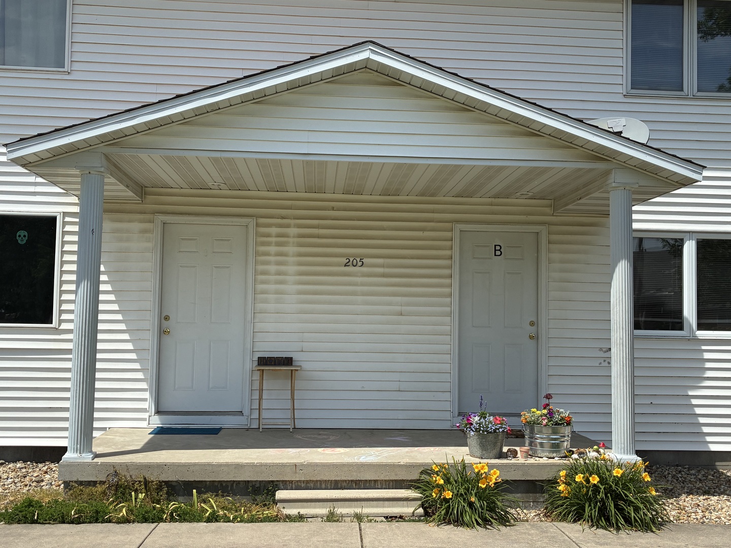 205 E Logan Street, Atlanta, IL 61723