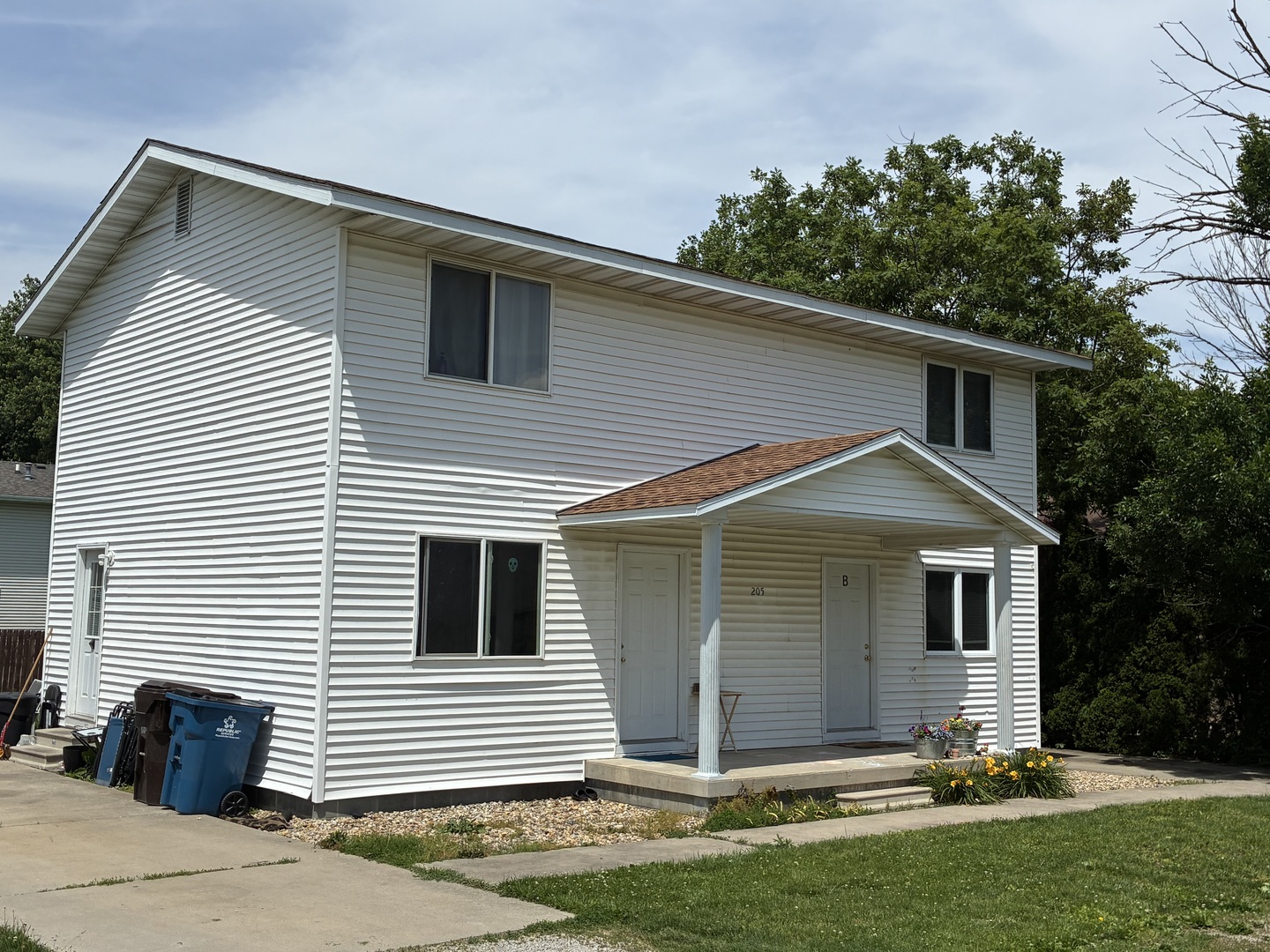 205 E Logan Street, Atlanta, IL 61723
