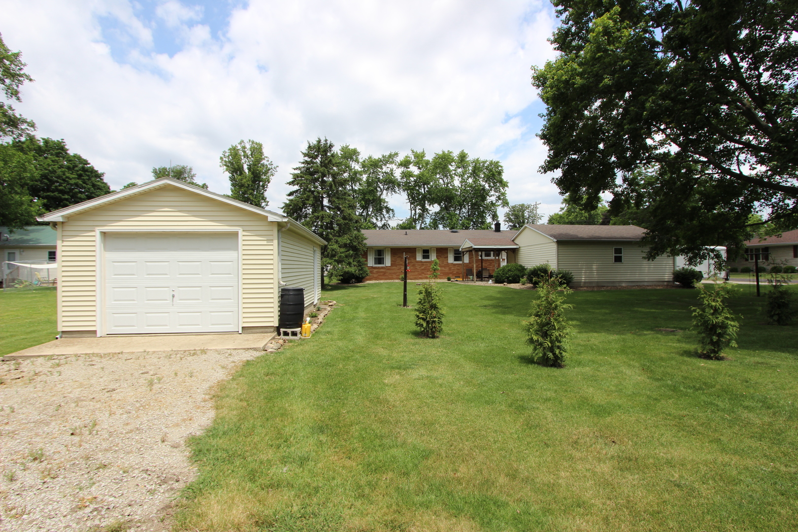 410 E Fifer Street, Colfax, IL 61728