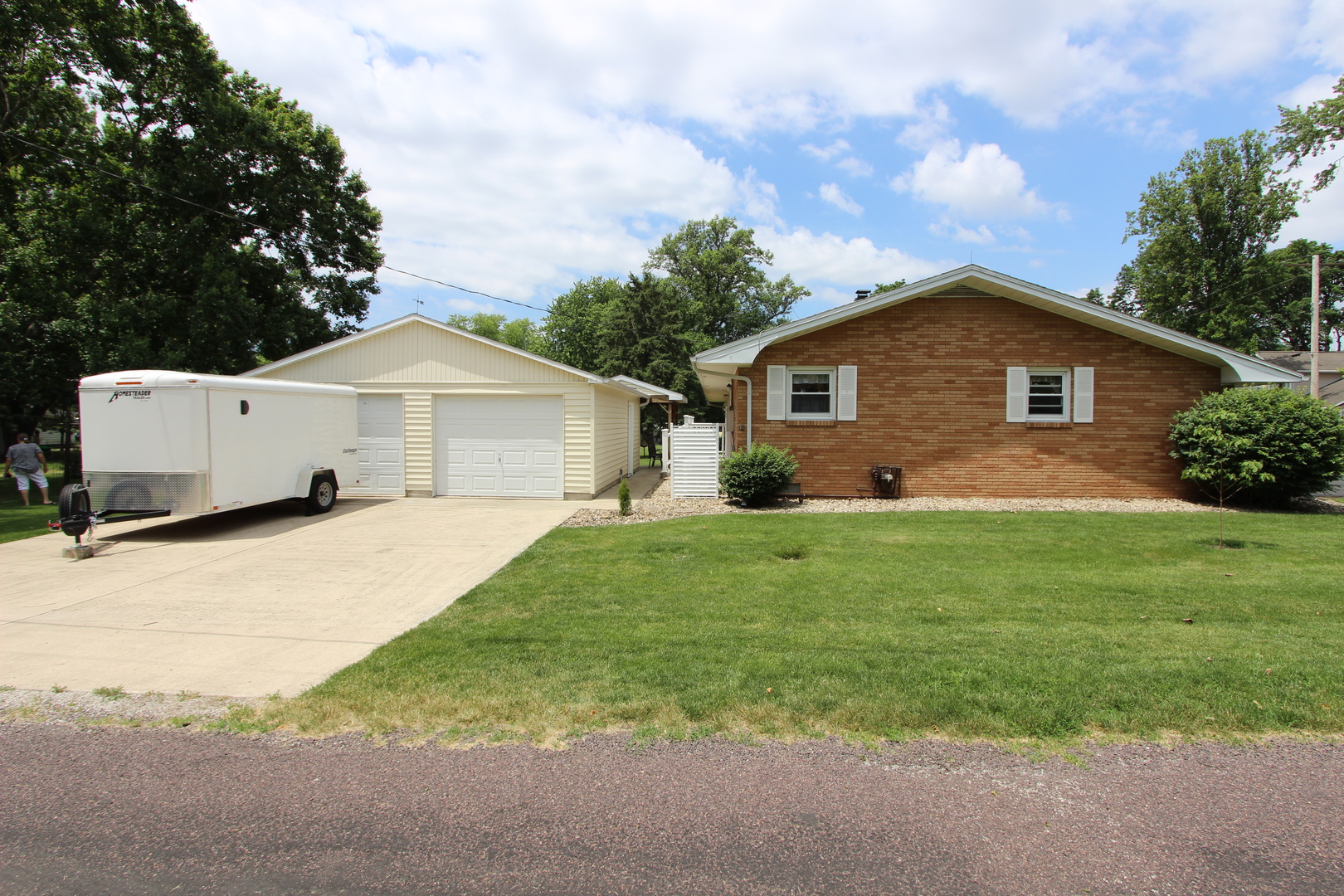 410 E Fifer Street, Colfax, IL 61728