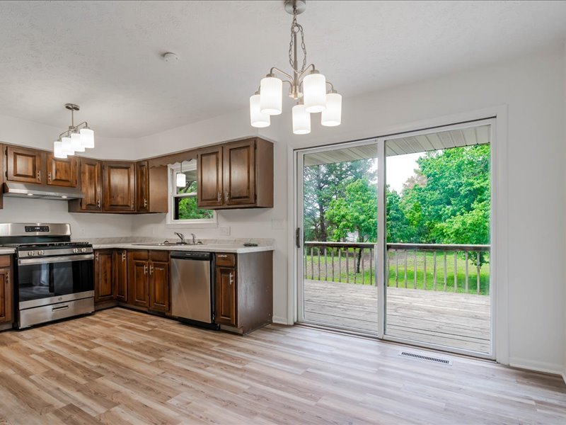 124 Hilton Drive, Lexington, IL 61753