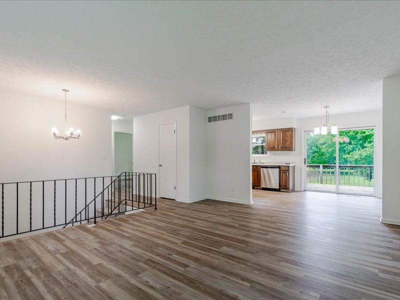 124 Hilton Drive, Lexington, IL 61753