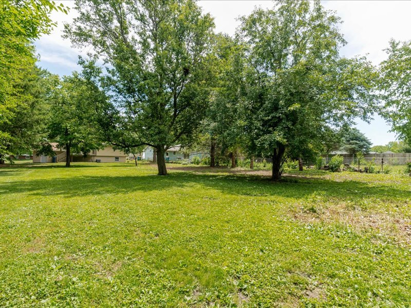 124 Hilton Drive, Lexington, IL 61753