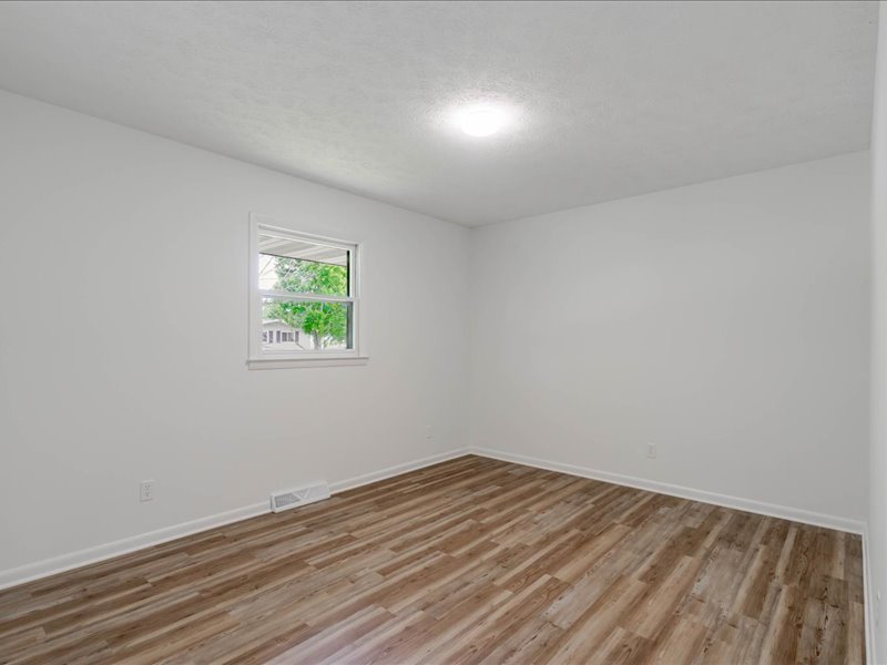 124 Hilton Drive, Lexington, IL 61753