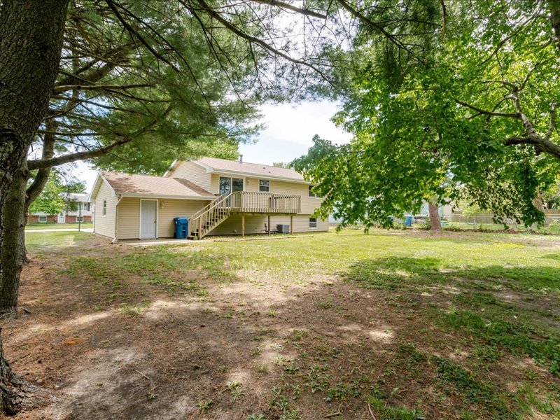 124 Hilton Drive, Lexington, IL 61753