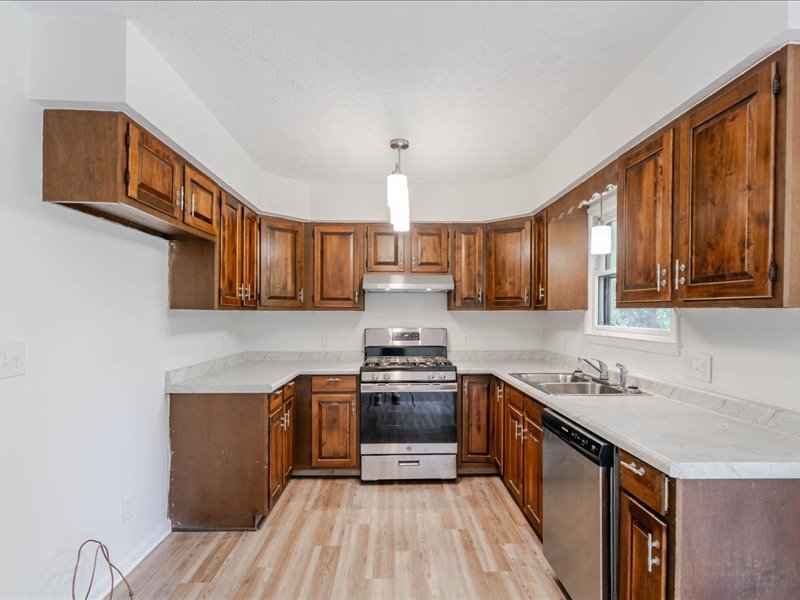 124 Hilton Drive, Lexington, IL 61753