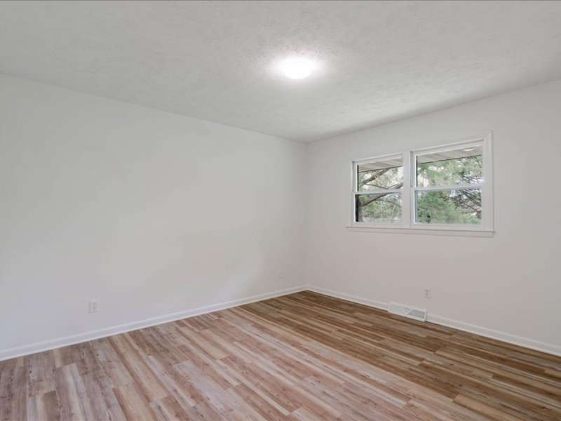 124 Hilton Drive, Lexington, IL 61753