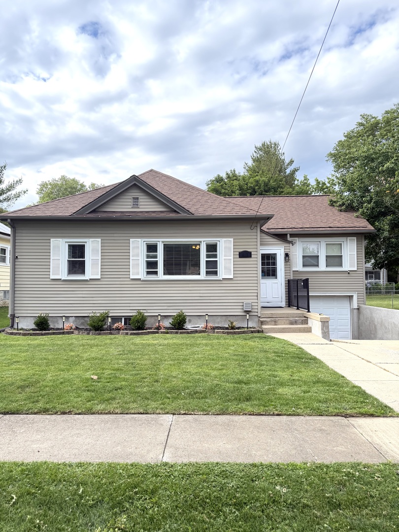 613 W Henry Street, Pontiac, IL 61764