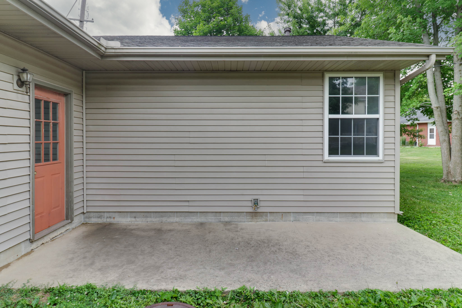 101 A S State Street, Danvers, IL 61732